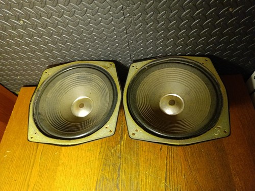 Vintage guitar - 2x,